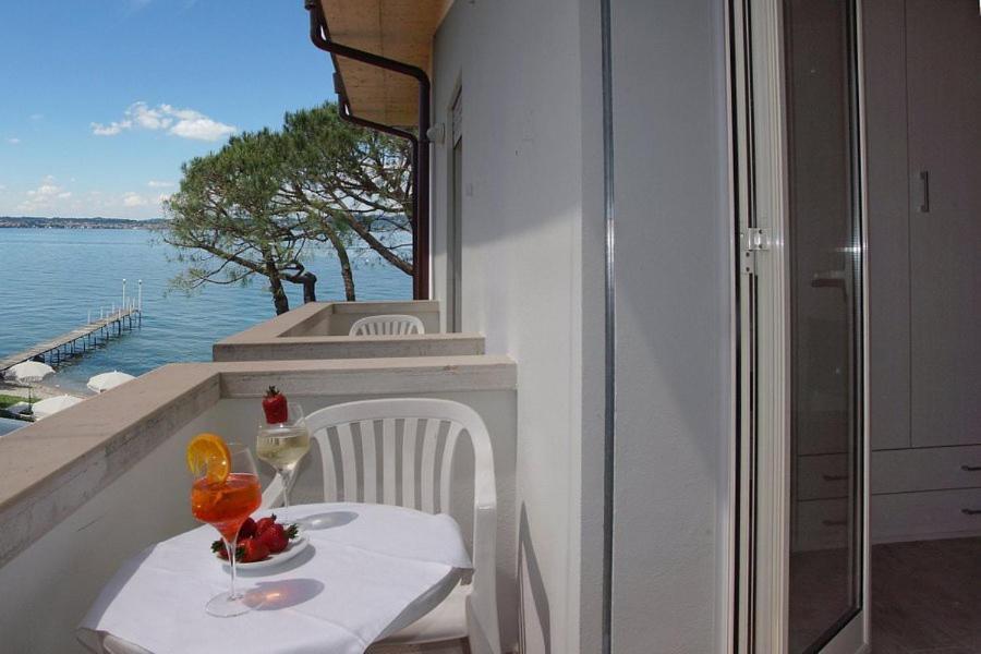 Hotel Saviola Sirmione Kültér fotó