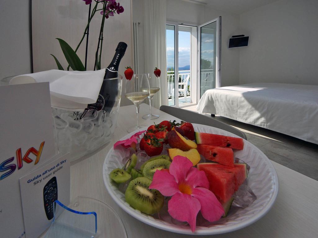 Hotel Saviola Sirmione Szoba fotó