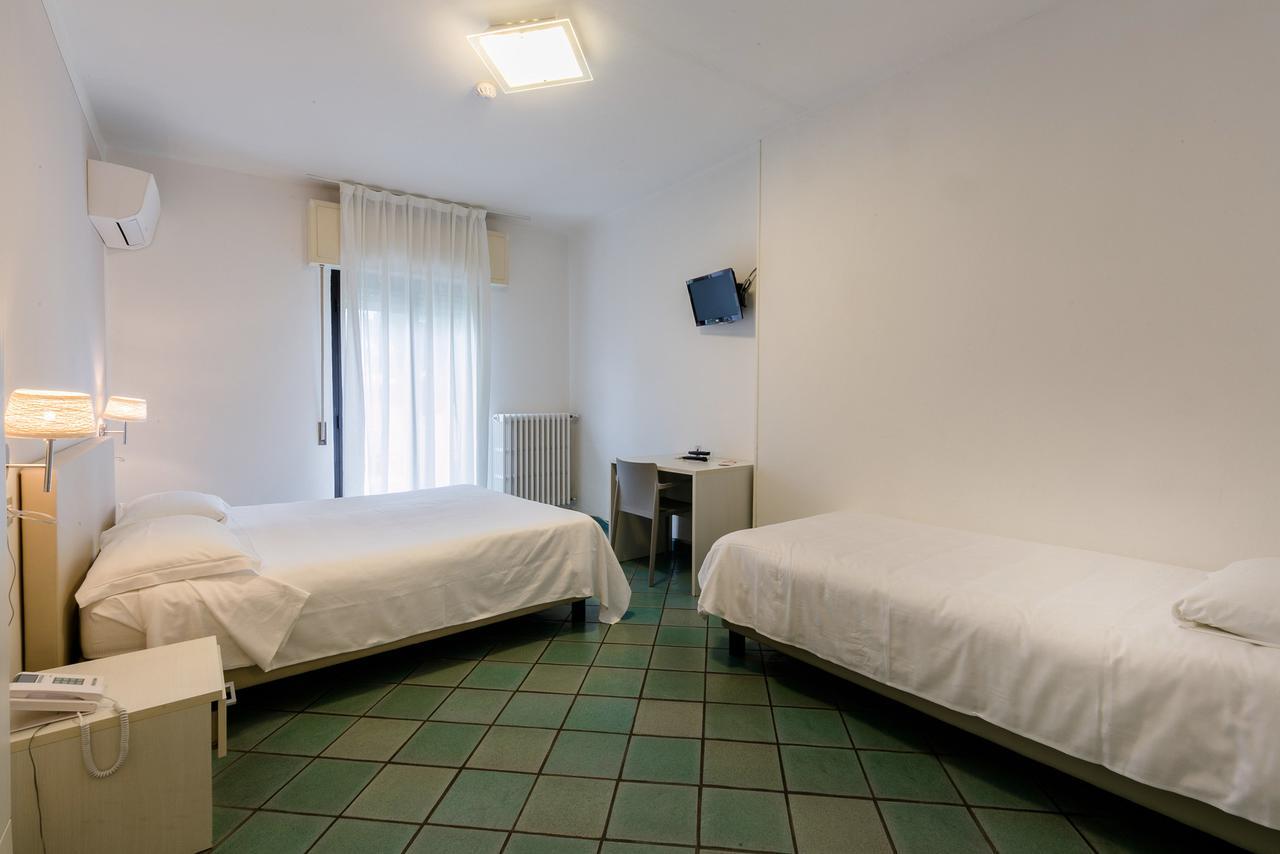 Hotel Saviola Sirmione Kültér fotó