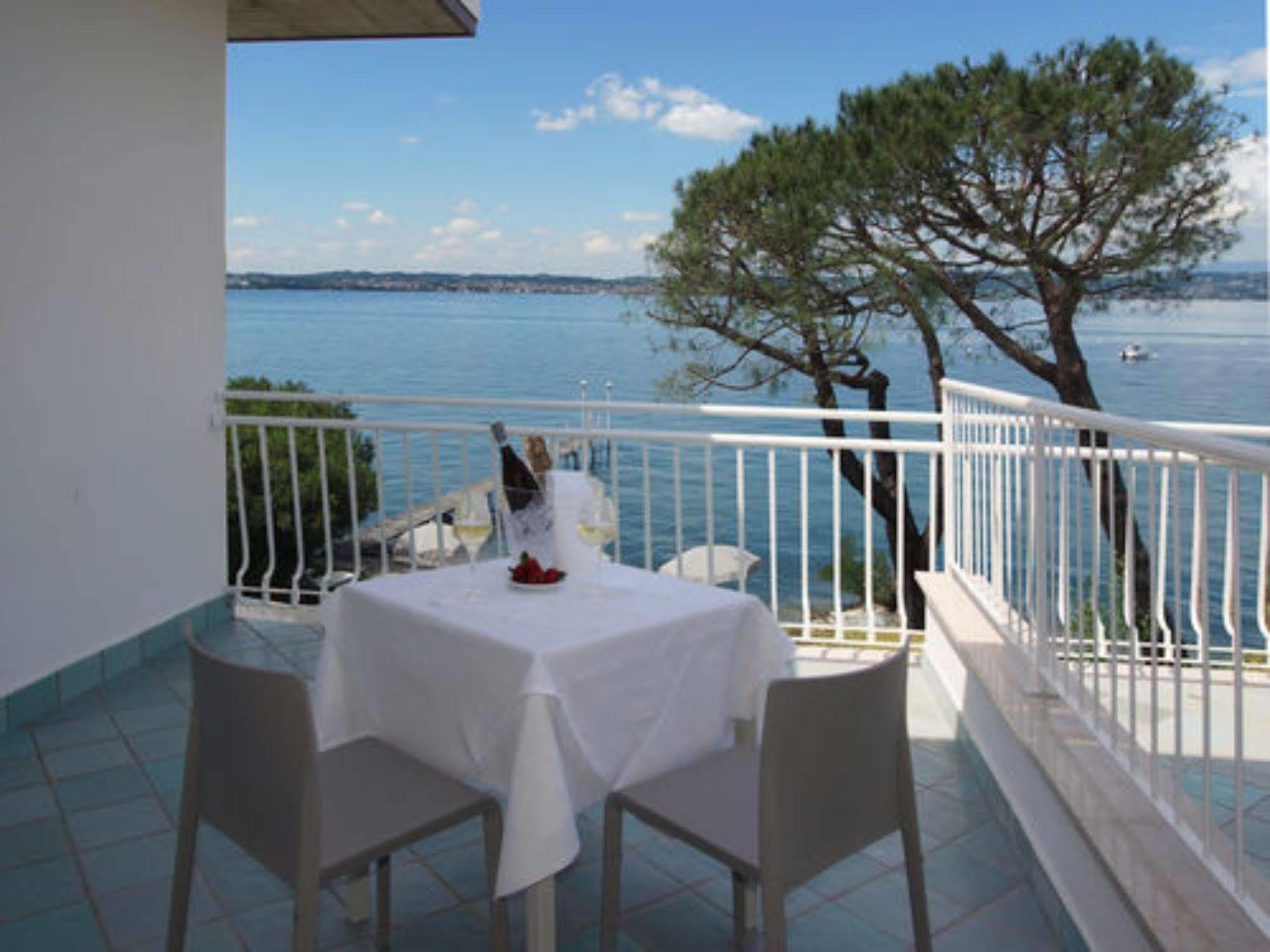 Hotel Saviola Sirmione Kültér fotó
